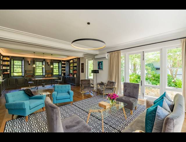 9 BEDROOM HOTEL FOR SALE IN BISHOPSCOURT